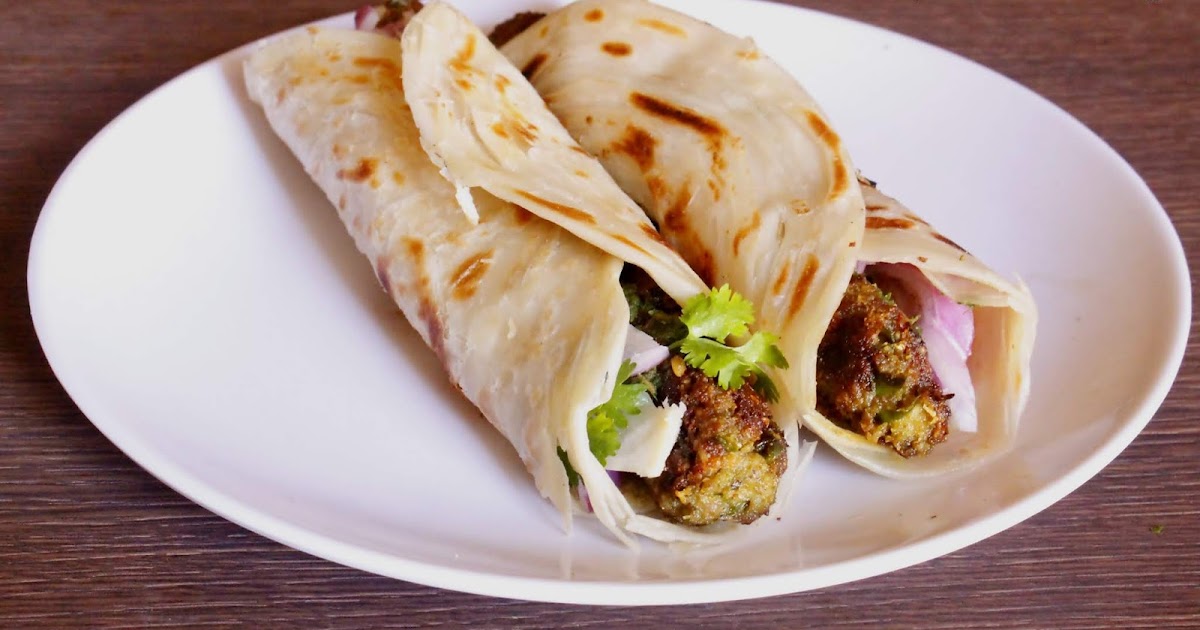 Egg Chicken Seekh Roll